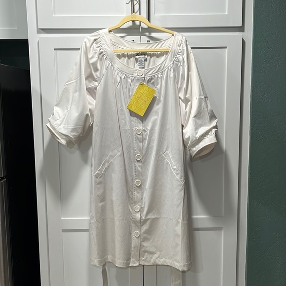 Linea by Louis Dell'Olio Dresses & Skirts - NWT beautiful dress white and cool perfect for summer in spring size 2X.